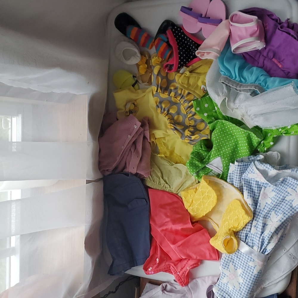Lot of 25 pcs, American Girl and other 18 inch clothes.